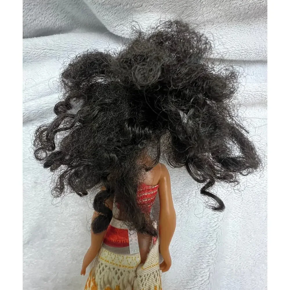 2015 Hasbro Moana Doll – 10” Tall, Good Condition, Messy‎ Hair